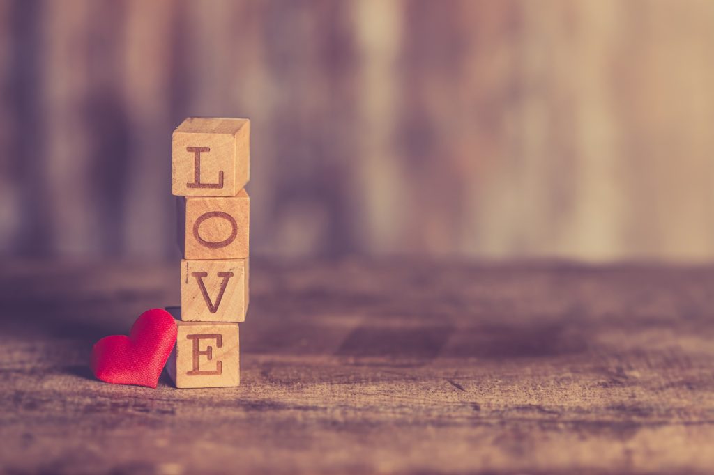 Iubește – nu iubește: cât timp un bărbat își poate ascunde sentimentele
